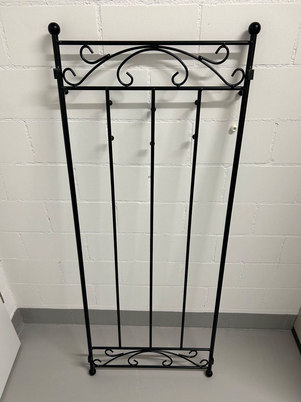 Guardaroba: Garderobe, schmal, praktisch – Usato da Wängi venduto da Argon180