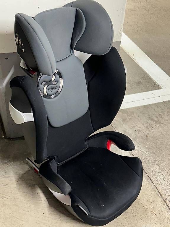 Sièges auto: Cybex Kindersitz 15-36kg – D'occasion à Reinach BL par mih_2f2w