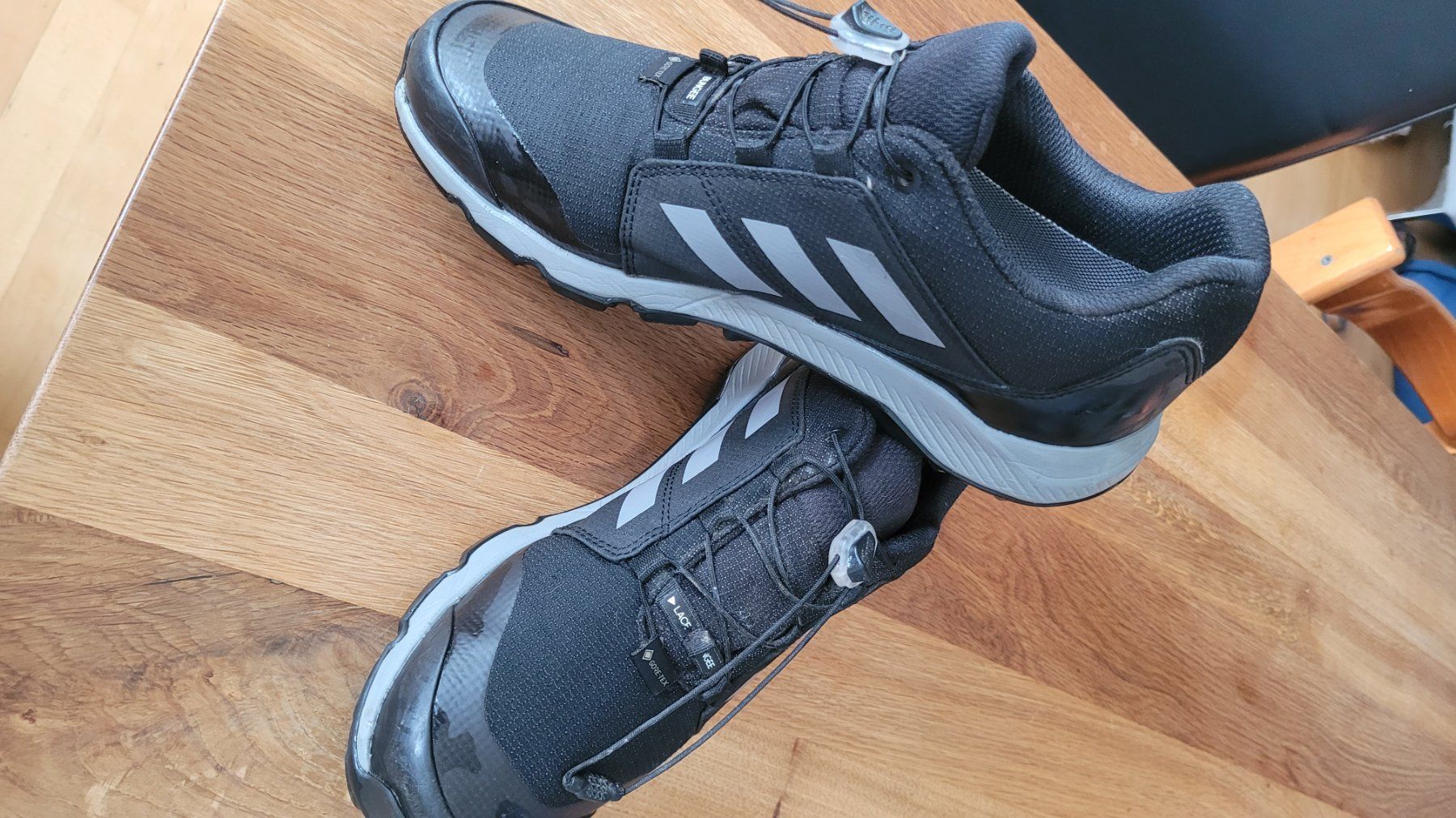 Adidas Schuhe für Jungen: Trekkinkschuhe – Gebraucht aus Oberbüren von ras_7lf2 4