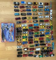 Spielzeugautos Sammlung mit Hot-Wheels-Koffer
