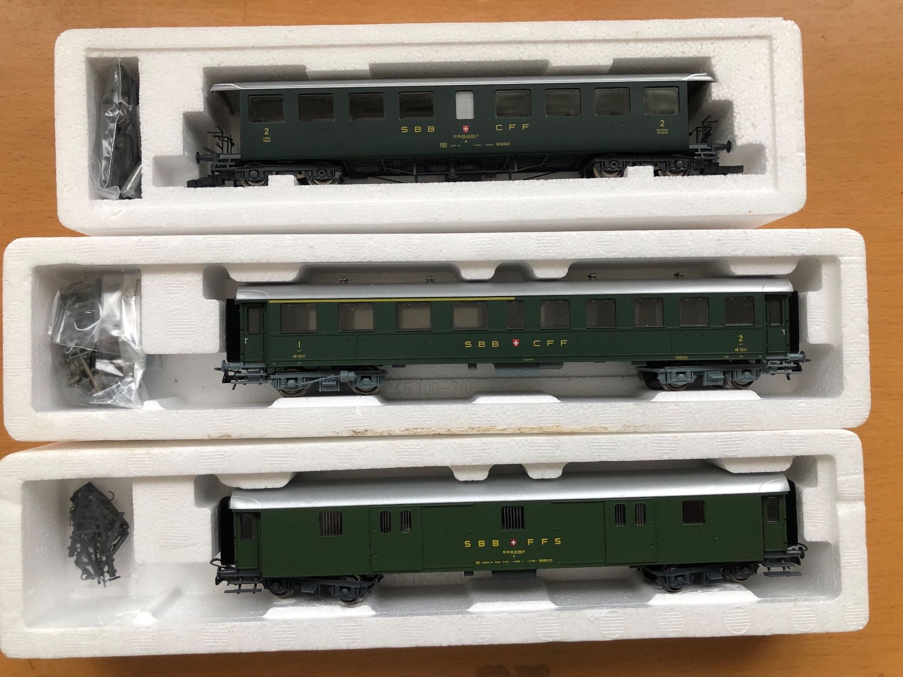 Roco Modellini di ferrovie: Roco SBB 3er Set NEU – Nuovo (secondo la descrizione) da Ostermundigen venduto da Garmin03