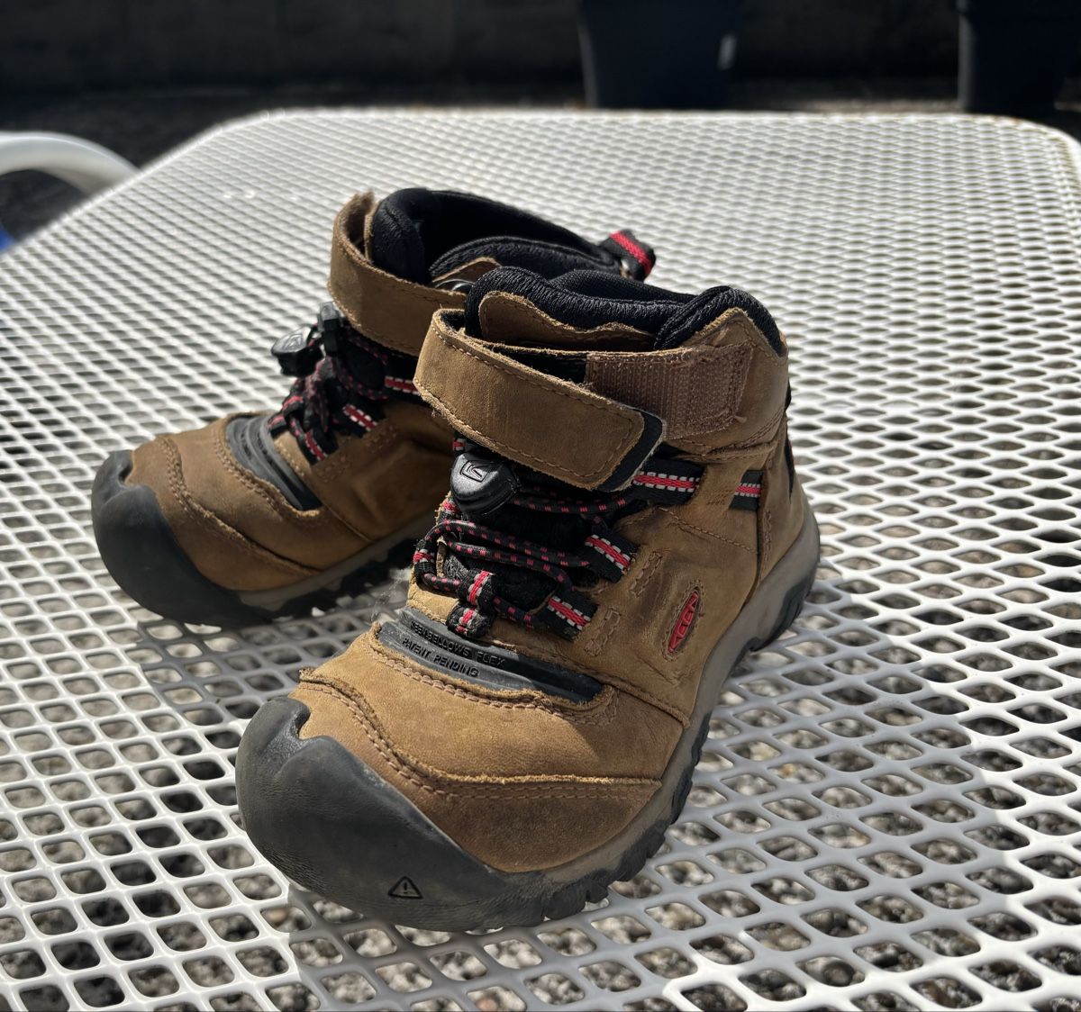 Keen Scarpe per ragazzi: Kinder Winterstiefel/Keen/ 29 – Usato da Oetwil an der Limmat venduto da poweristower