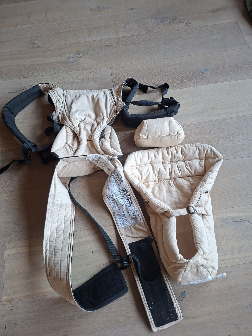 Ergobaby Porte-bébés ventraux & dorsaux: Ergobaby Trage Four Position – D'occasion à St.stephan par yvent 5