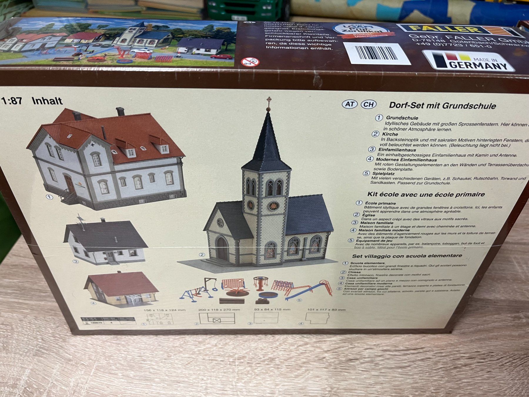 Faller Modelleisenbahnen: Faller Modellbausatz Dorf-Set mit Grundschule 1:87 – Neu und originalverpackt aus Rodels von McQuest01 1
