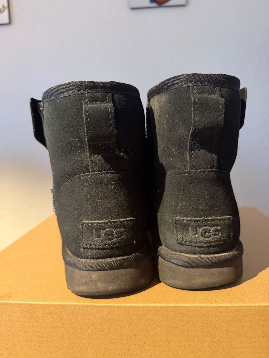 Ugg Scarpe da donna: UGG Boots schwarz gr 38  – Usato da Aarburg venduto da manju2007 1