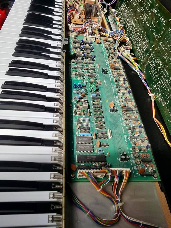 Roland Strumenti musicali: ROLAND JUNO 60 synth + JSQ-60 recorder/sequencer + MIDI/USB – Usato da Châtelaine venduto da _jules_verne_ 3