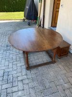 Table ronde en bois massif à donner