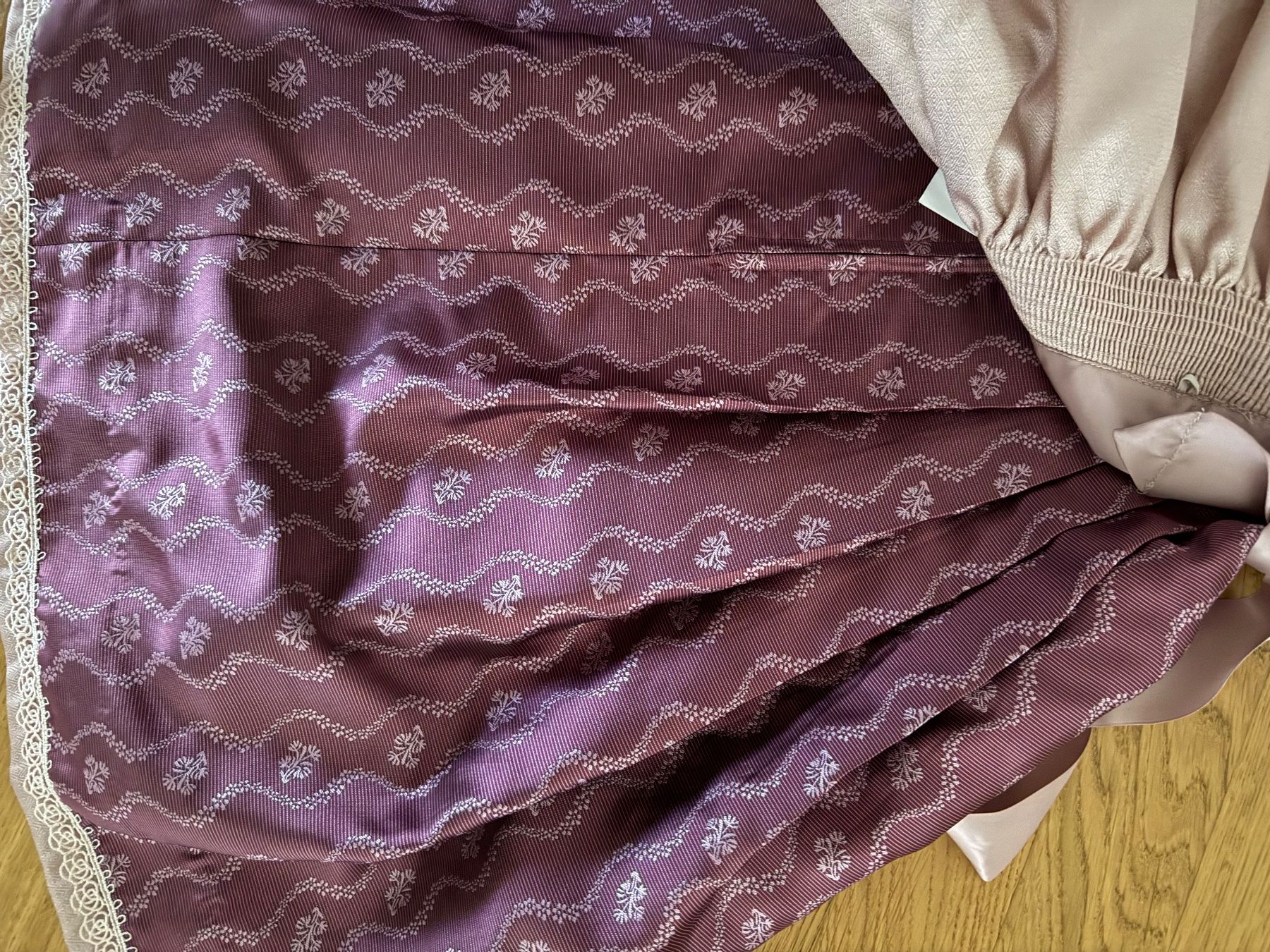 Krüger Robes: Krüger Dirndel – Neuf (Voir description) à Birmenstorf AG par Ruzica_k92 3