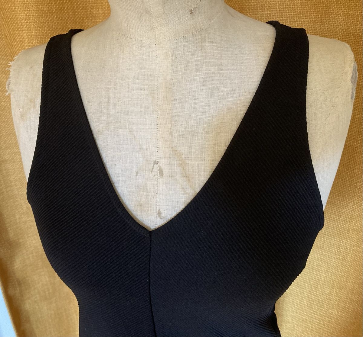 H&M Top: Top noir en Lycra – Usato da Ardon venduto da hel_2sxp 6