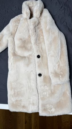 Lässiger Kunstpelzmantel in beige, Grösse S/M, top Zustand!