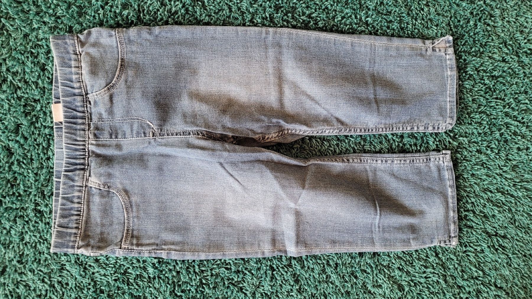 H&M Pantaloni: Mädchen Capri Jeans H&M 134 – Usato da Warth venduto da aussieaussie