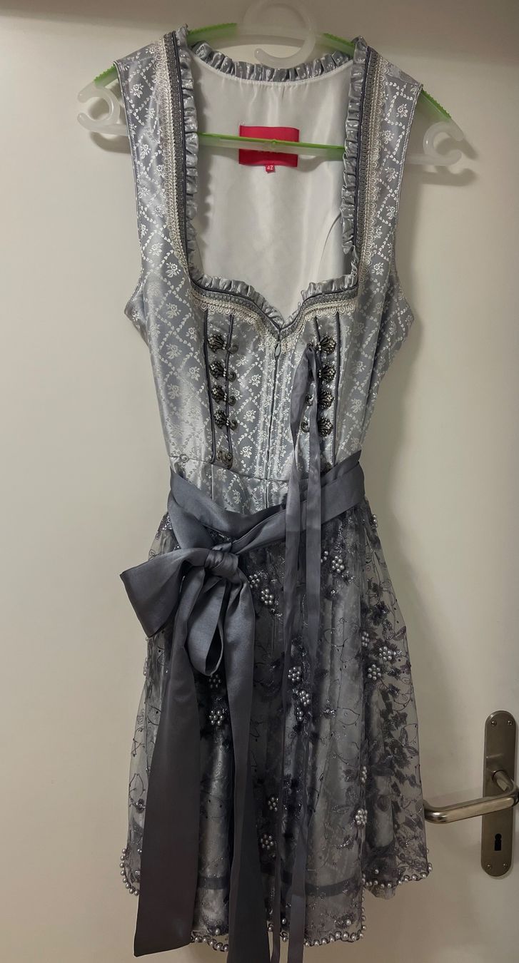 Krüger Vestiti: Krüger Dirndl 42 (blau/silber) – Nuovo (secondo la descrizione) da Abtwil SG venduto da chi_yh9f 3
