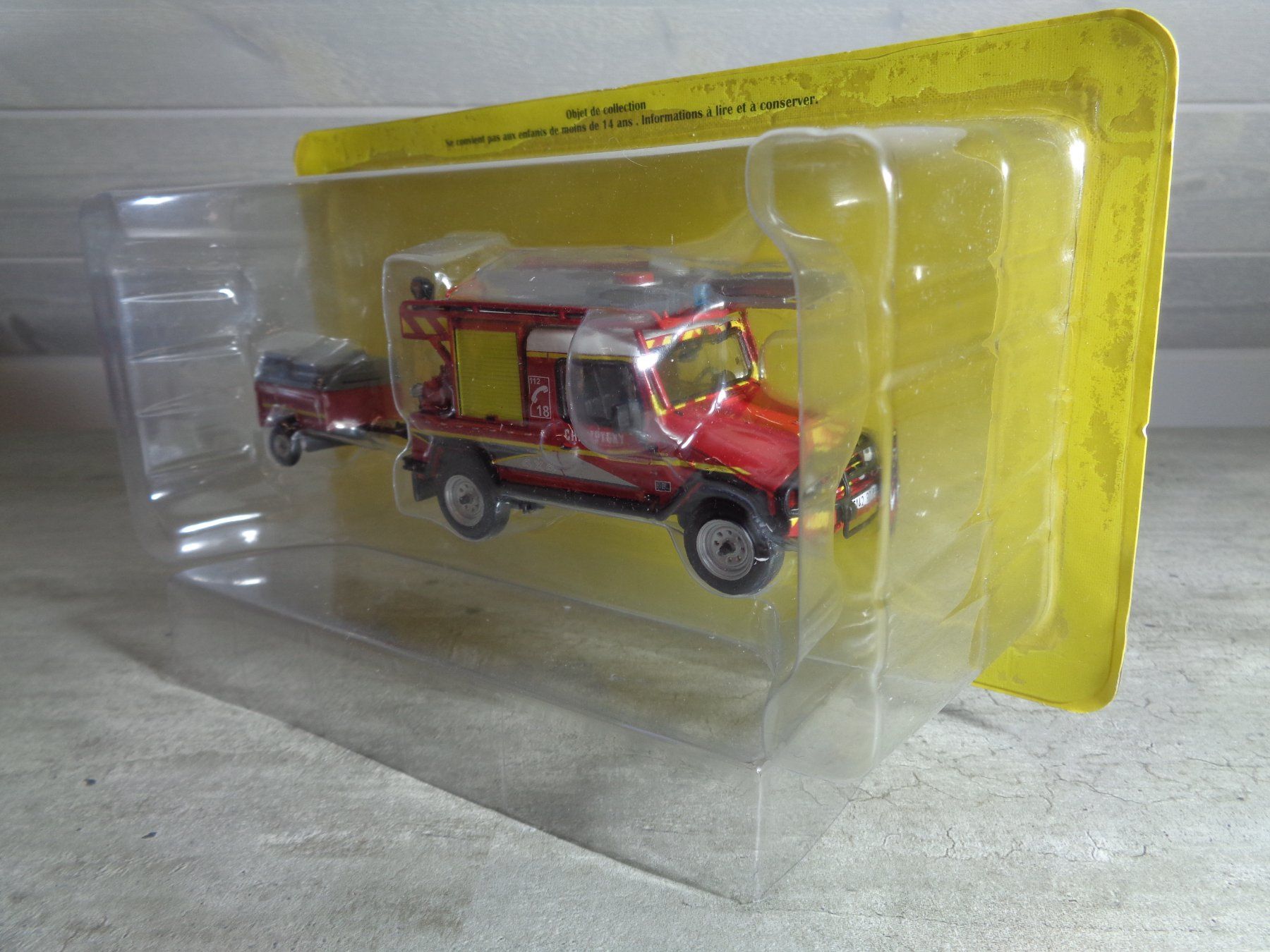 Modellini d'auto: Hachette 1:43 Pompier UMM Alter avec remorque – Nuovo e nell'imballaggio originale da Reconvilier venduto da rallycar