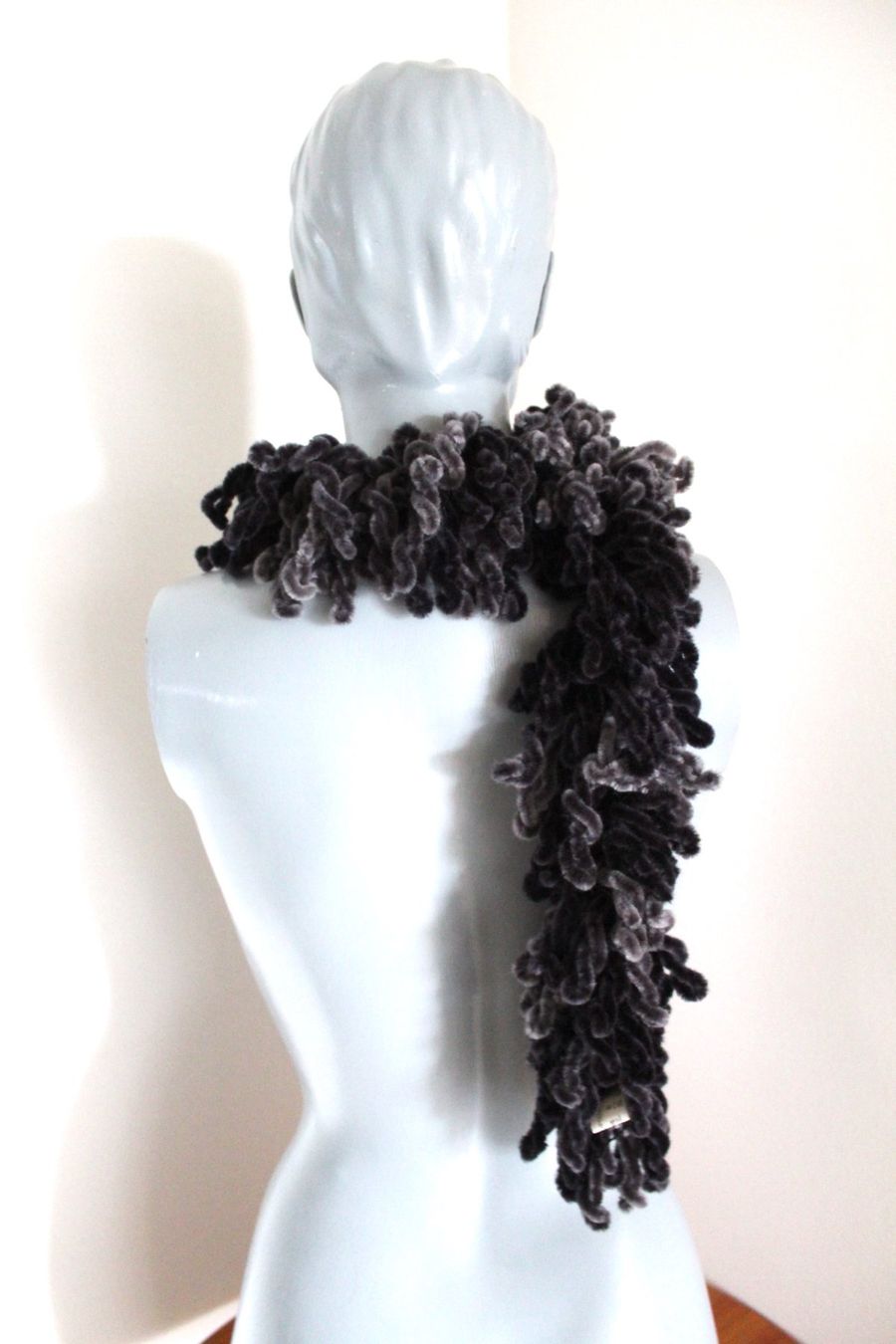 Foulard & Sciarpe: Flauschiger Damenschal – Usato da Locarno venduto da madame-tus-sauds 4