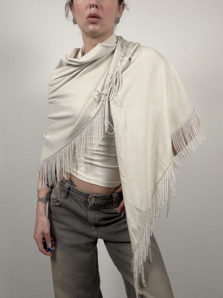 Foulard & Sciarpe: Minority fringe scarf – Usato da Knonau venduto da Grapesvintage 1