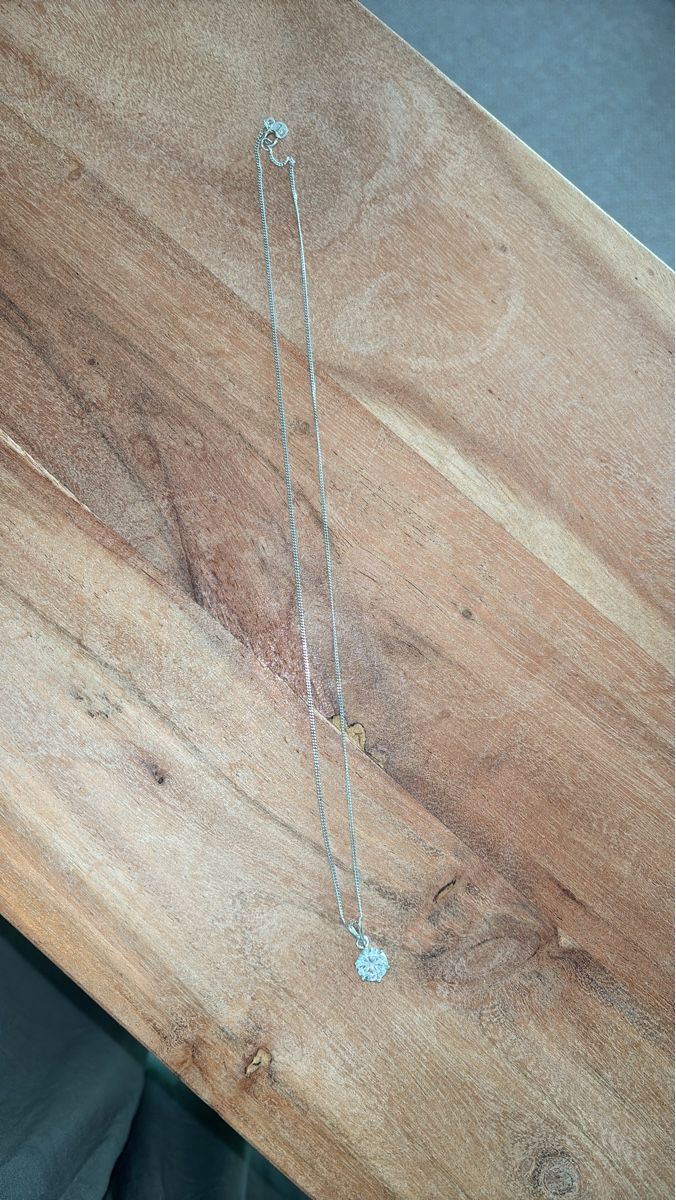 Colliers: Silver chain with pendant used condition – Neuf (Voir description) à Zürich par sve_p2cg 1