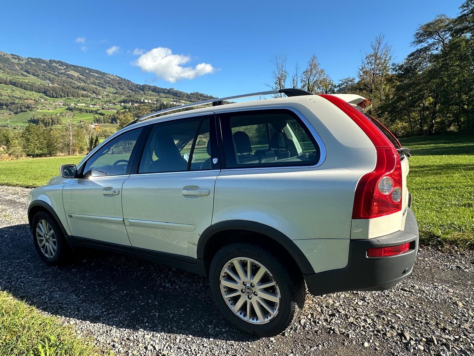 Volvo Autos: Volvo XC90 2.5 AWD mit MFK – Gebraucht aus Steinen von FIN 3