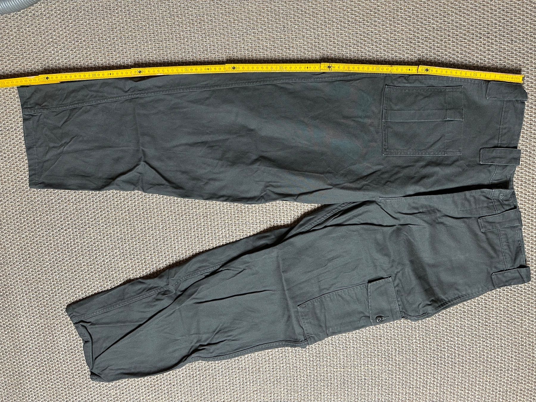 Levi's Pantaloni: Levis Skate New Utility Cargohose, dunkelgrau, 32/32, E – Usato da Mettmenstetten venduto da Starbright2