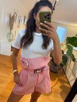 PRADA SHIRT, SHORTS, GÜRTEL & MINITASCHE
