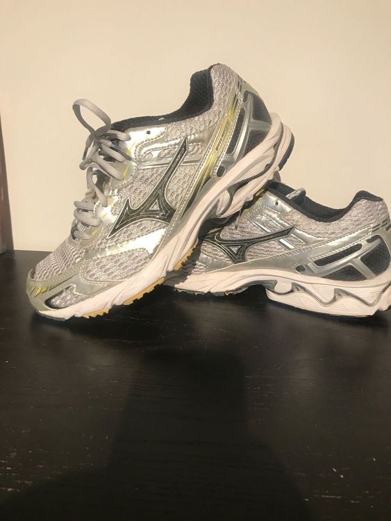 Mizuno wave nexus 3 on sale gold