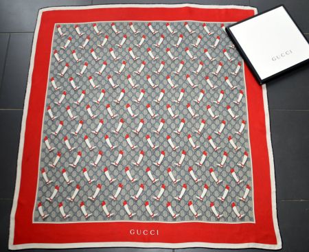 Seidenschal Gucci foulard en soie