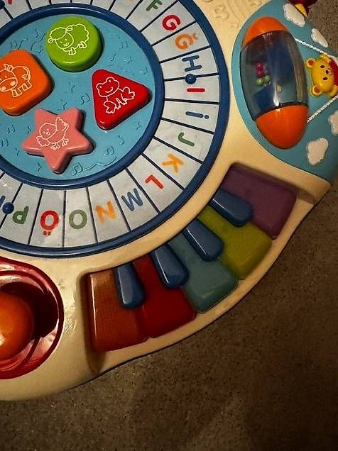 Clementoni Spielzeuge: Clementoni Table d'activités bébé – Gebraucht aus Lausanne von eSinkk 1