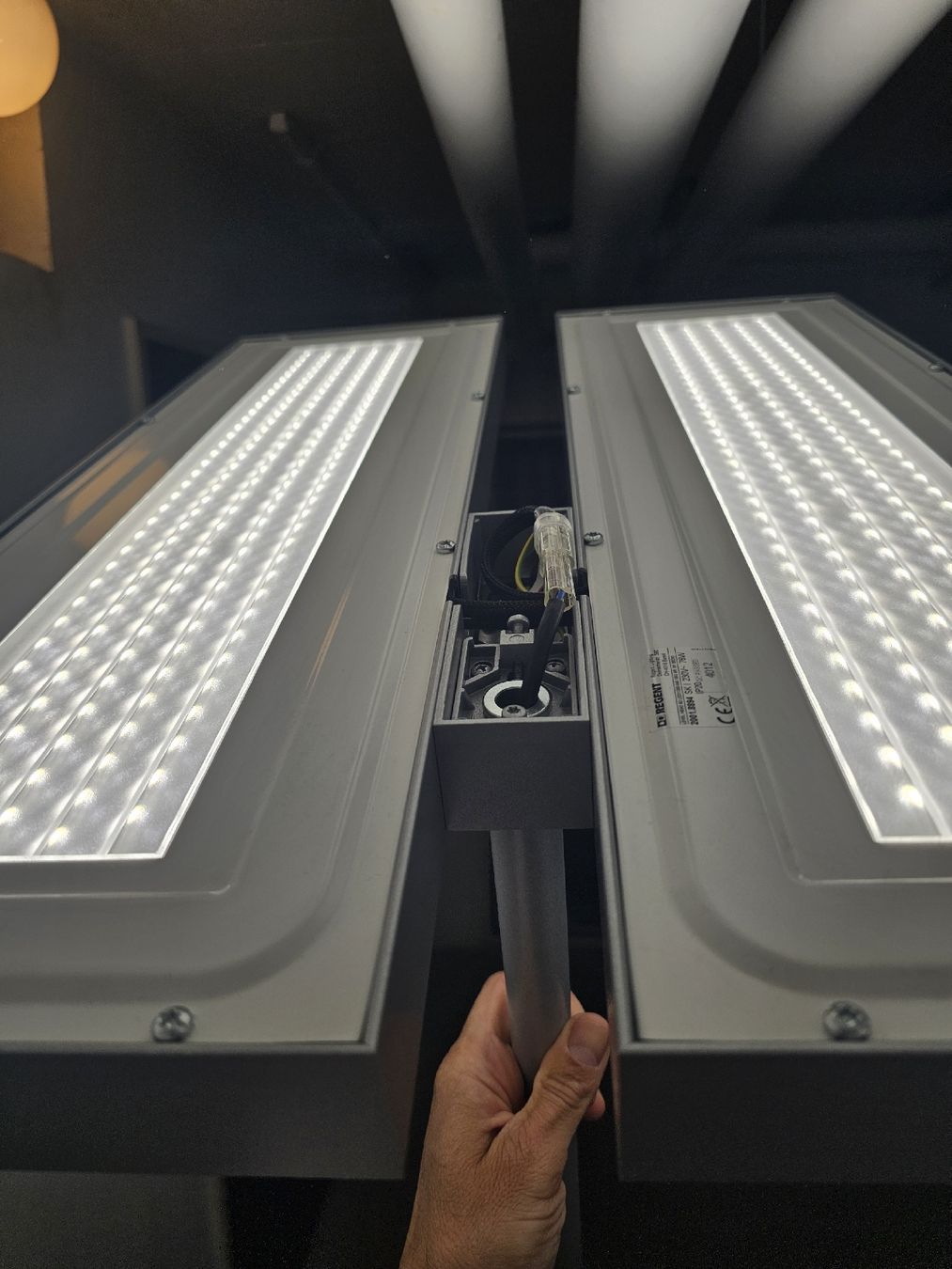 Regent Lampade: StehLeuchte Level LED 4000K Silber – Usato da Münchenstein venduto da LightingPRO 4
