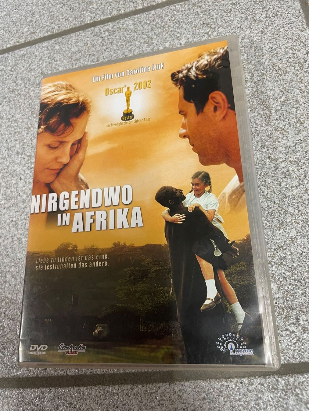 Tutti i DVDs: Nirgendwo in Afrika (DVD) – Usato da Eschen venduto da 33shaggy33