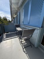 Balkonset Tisch mit zwei Stühlen Rattanoptik klappbar