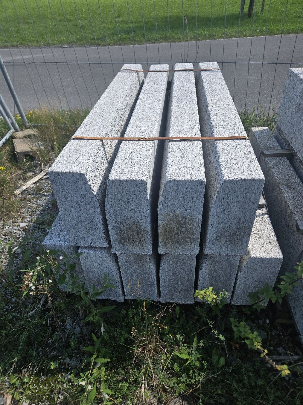 Pierres & tuiles: Randstad Granit – Neuf (Voir description) à Bönigen par Bpower