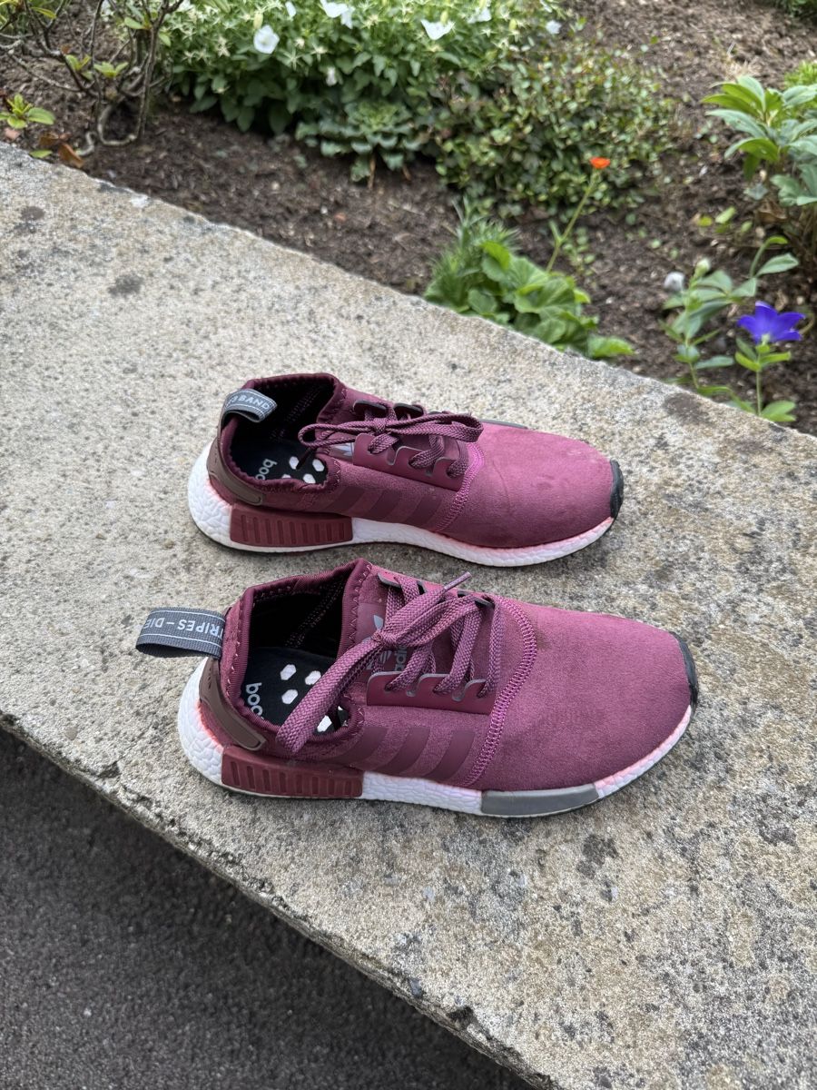 Adidas Chaussures femmes: Baskets Adidas NMD R1 bordeaux  – Neuf (Voir description) à Porrentruy par fee_24