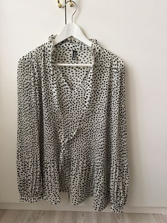 Bluse Chicoree Animalprint Volants Kragen Grösse L neuwertig