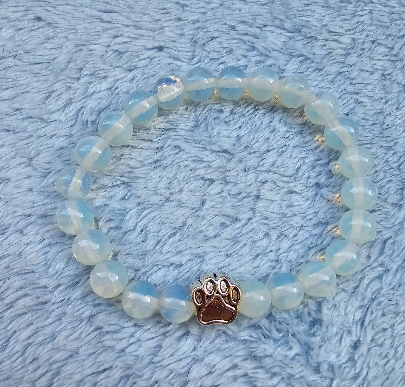Bracciali & Braccialetti: Neu Armband Steine Opal Pfötchen Charm – Nuovo e nell'imballaggio originale da Füllinsdorf venduto da Sunnebliemli7 1
