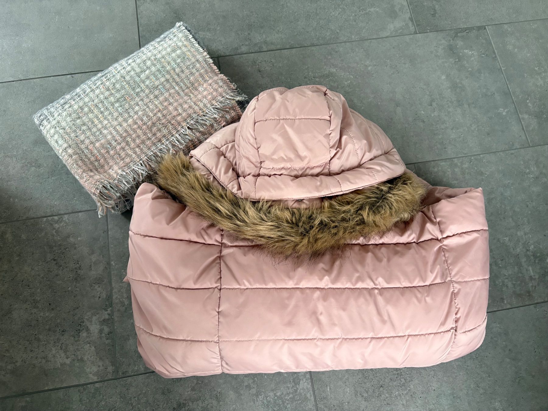 Giacche: Warme, Winter -Steppjacke ,rosa ,Gr.36,mit Schal – Usato da Sarmenstorf venduto da Nathi013 9