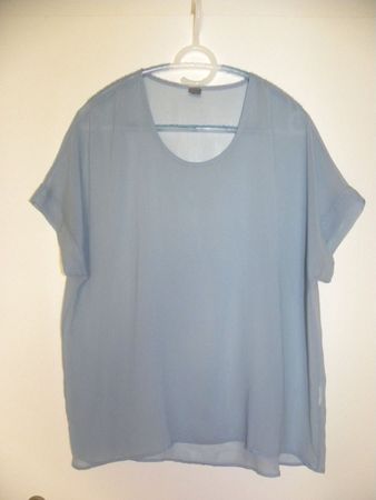 Sommerliche Bluse in Himmelblau, Grösse 36/38