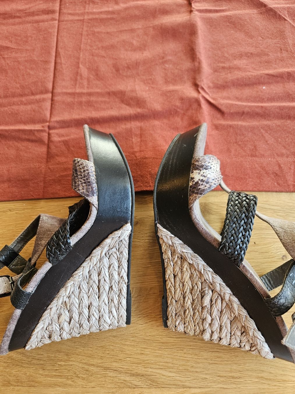 Scarpe da donna: Bullboxer Keilsandalen Gr. 41 – Usato da St. Gallen venduto da Rebiili 3