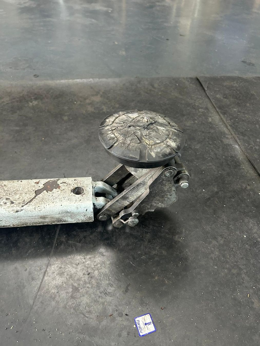 Piattaforme elevatrici & Crick: Auto Lift – Usato da Riedholz venduto da Riedholz-Garage 4