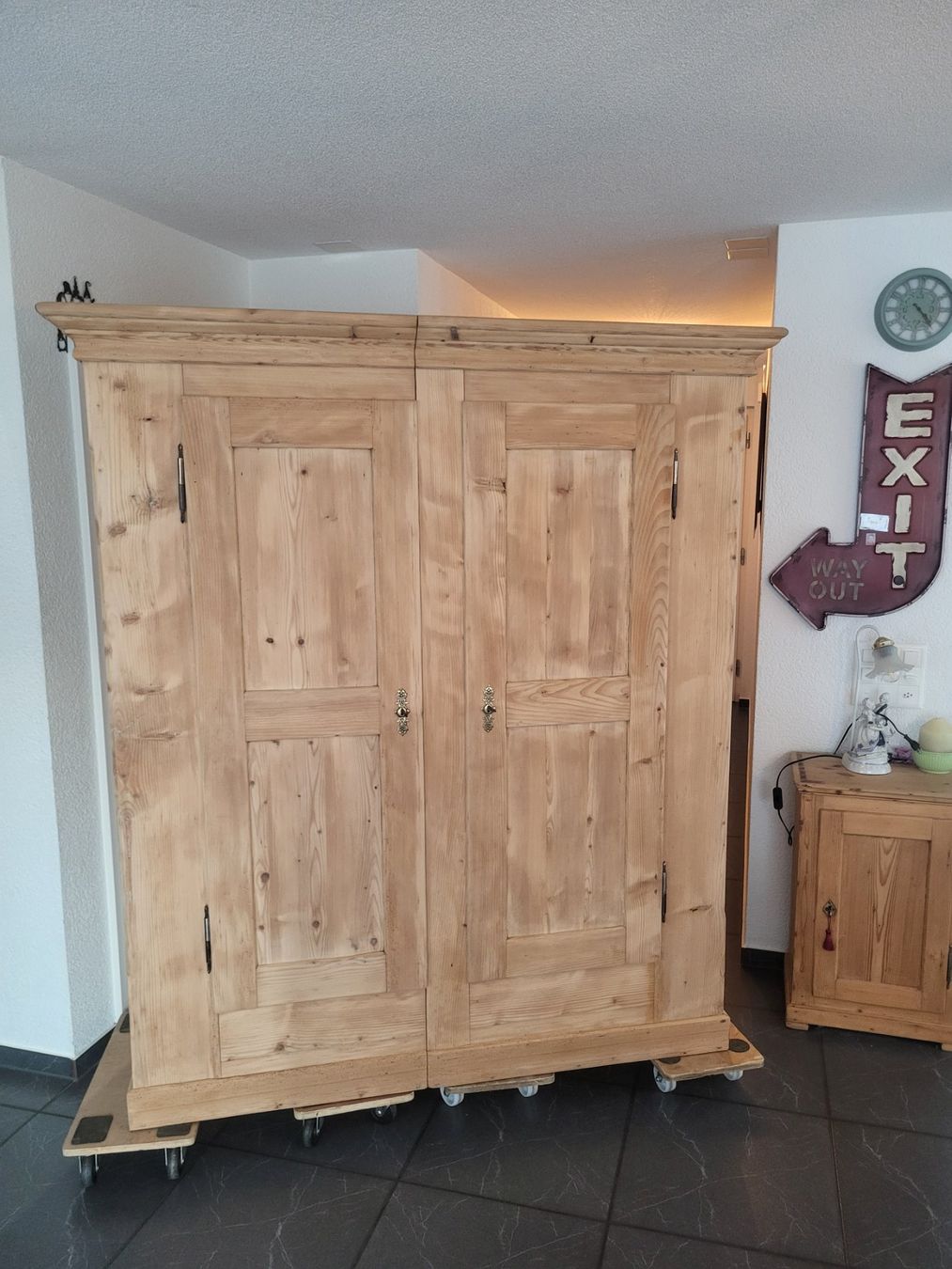 Schränke: Wunderschöner antiker Schrank restauriert – Gebraucht aus Hofstetten SO von fam_9yzy 4
