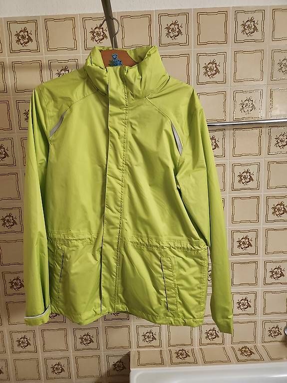 Giacche: Regenjacke Grösse:M – Usato da Schliern b.Köniz venduto da schoggi0503