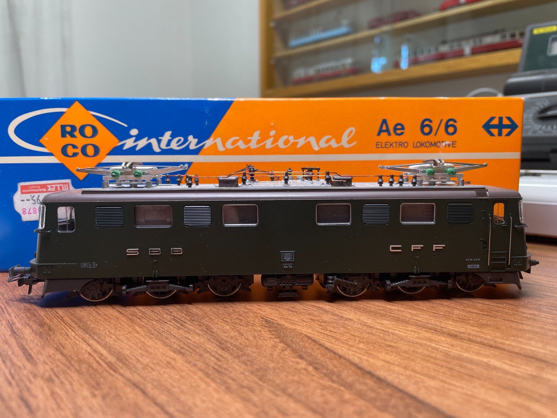 Roco Modelleisenbahnen: Roco SBB Ae 6/6 in DC analog – Gebraucht aus Villmergen von Mfritz