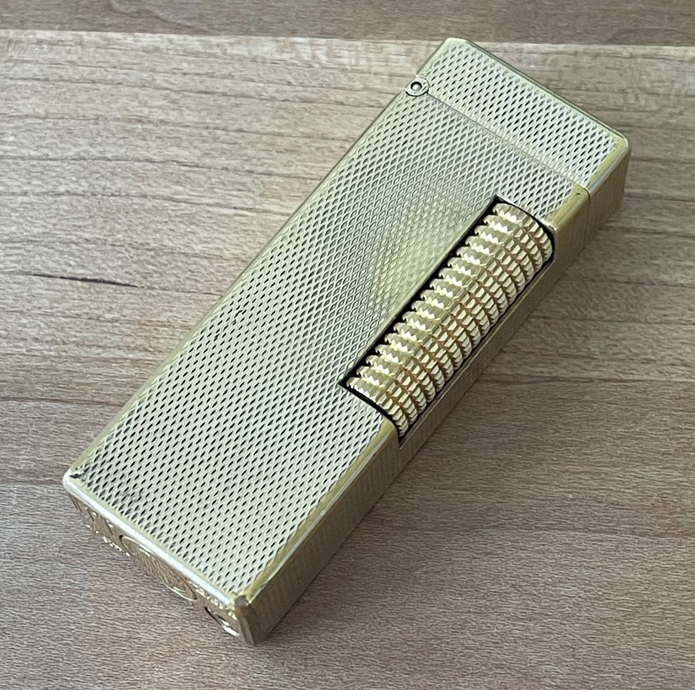 Dunhill Feuerzeuge: professionell restauriertes Vintage Dunhill Feuerzeug – Gebraucht aus Embrach von watchesandlighters