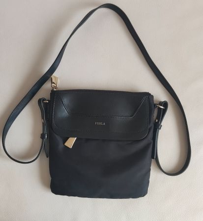 Furla Umhaengetasche Schwarz