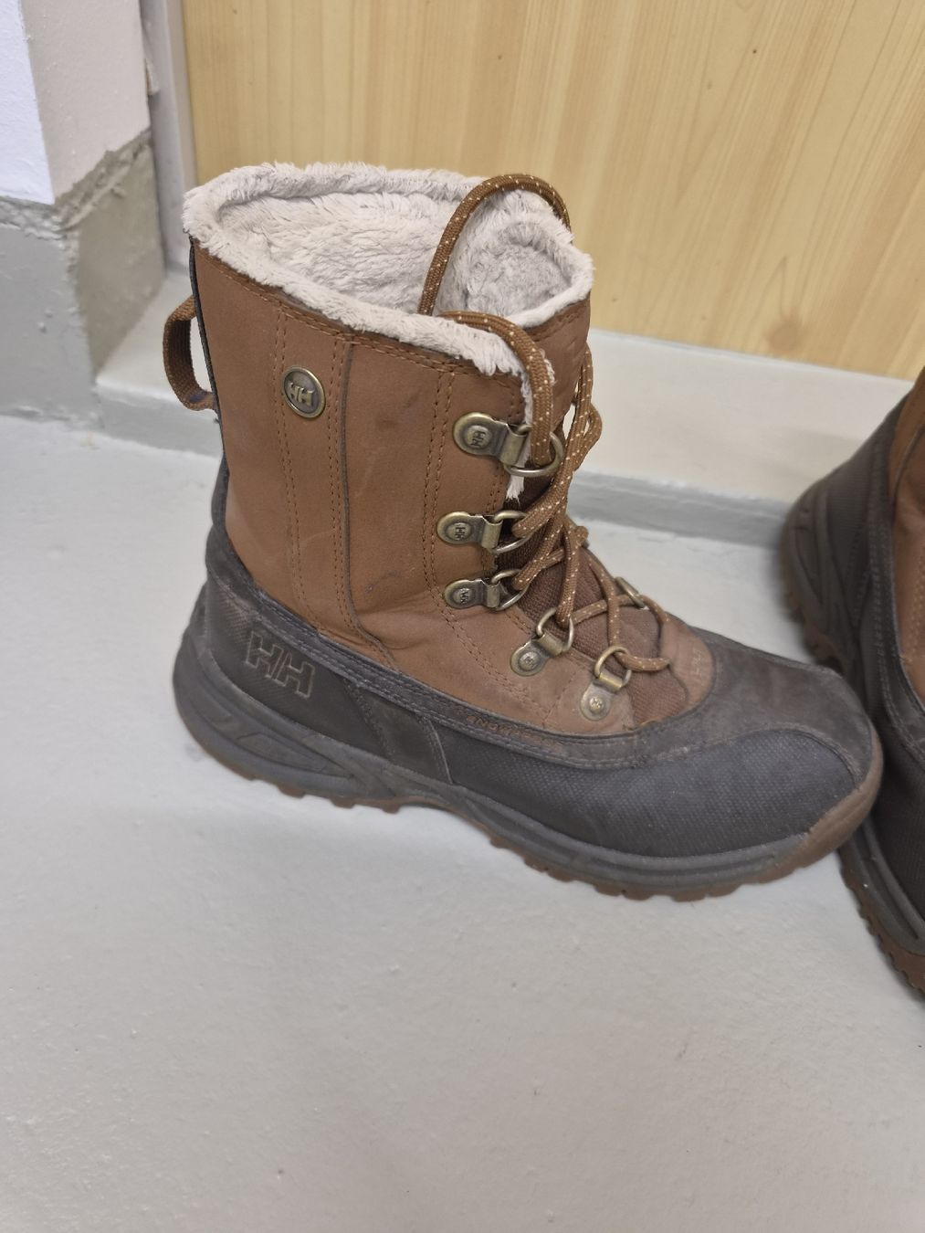 Helly Hansen Chaussures hommes: Winterschuhe Gr. 38 – Neuf (Voir description) à Wila par Ina_99 1