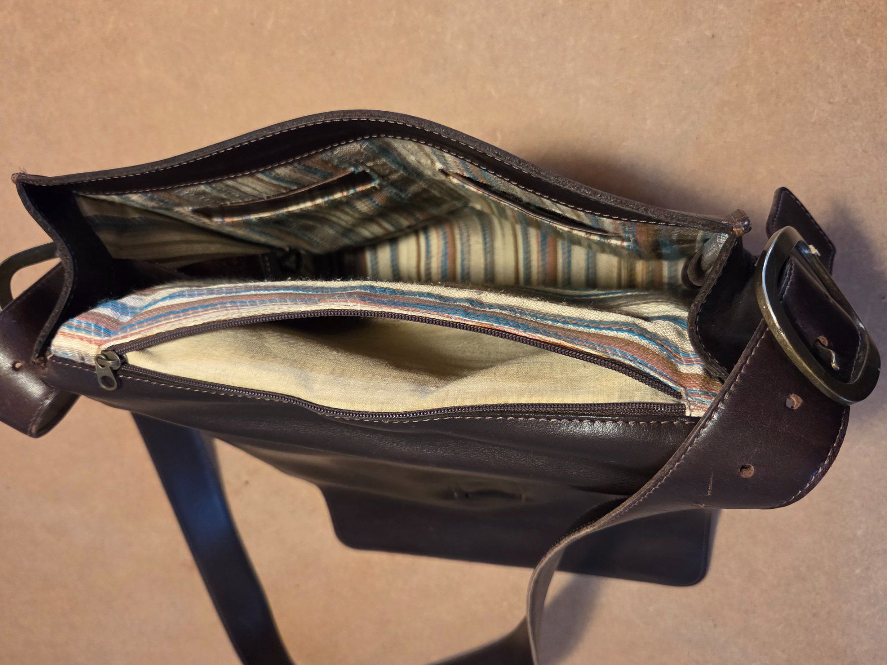 Taschen für Damen: Damen-Echtledertasche "Think!" – Gebraucht aus Rheinfelden von PRINZ4L 3