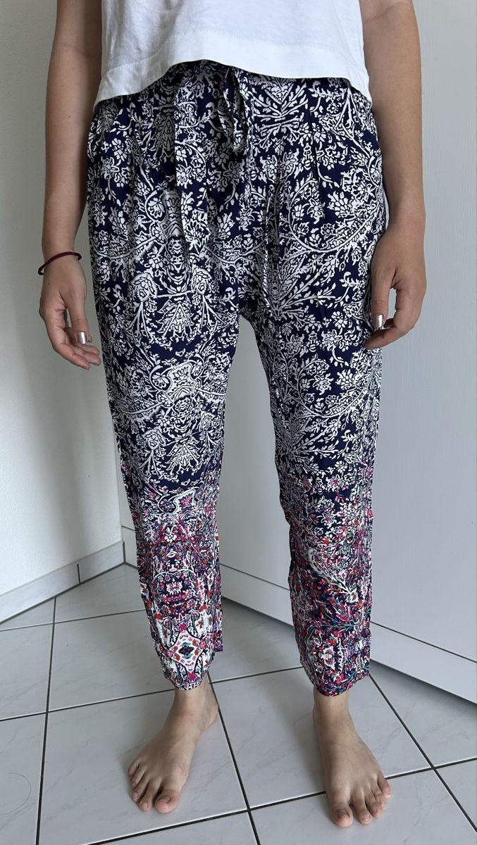 Pantaloni: New Cache-Cache light pants (170/72A) – Nuovo (secondo la descrizione) da Zürich venduto da Sophie0569