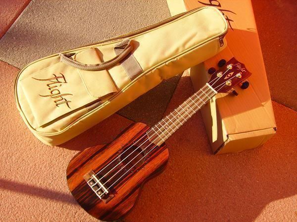 Strumenti musicali: Sopran-Ukulele FLIGHT  (Exotic) DUS-460 – Nuovo e nell'imballaggio originale da Wöschnau venduto da Musikhaus-Luethy5012 1