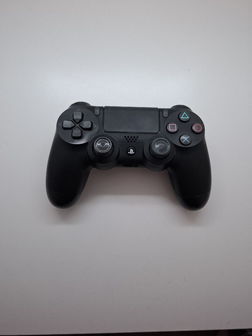 Controller: Schwarzer PS4 Controller - Top Zustand, – Nuovo (secondo la descrizione) da Hohentannen venduto da MagmaCollectibles