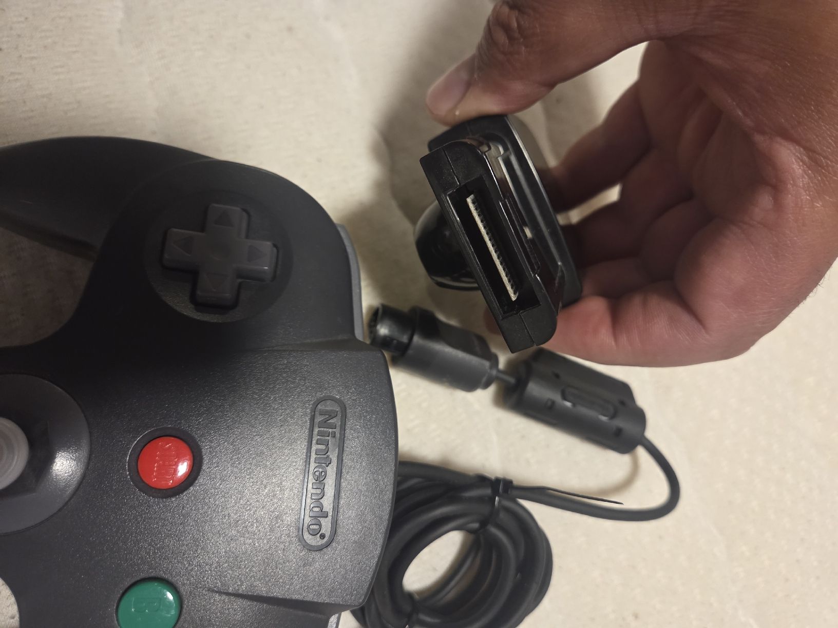 Manettes: 2 original Nintendo 64 Controller grau und schwarz  – D'occasion à Flawil par Hamdia12 4