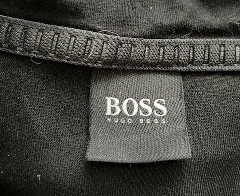 Hugo Boss Jacken: Veste à capuche Boss noir avec fermeture éclair TM – Gebraucht aus Marin-Epagnier von rchouchouu 1
