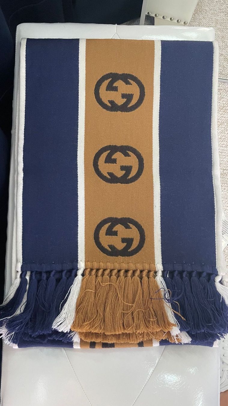 Gucci Schals: Gucci Schal – Neu und originalverpackt aus Lachen SZ von HelvetiaLuxury 1